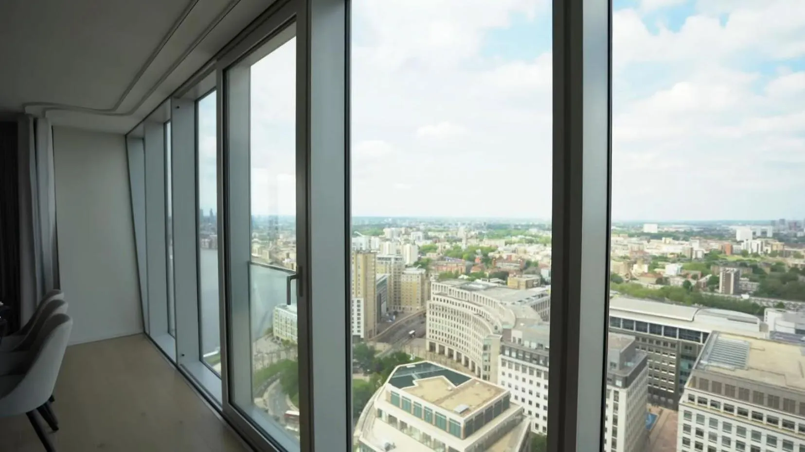 Canary Wharf - Newfoundland Luxury Apartment Londra